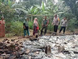 Akibat Tungku Masih Menyala Sebuah Rumah Ludes Terbakar