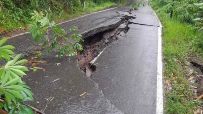 Beberapa Ruas Jalan di Cianjur Selatan Belum Dapat Dilalui Kendaraan